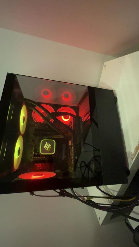 Gaming pc, Computers en Software, Videokaarten, Ophalen, Zo goed als nieuw