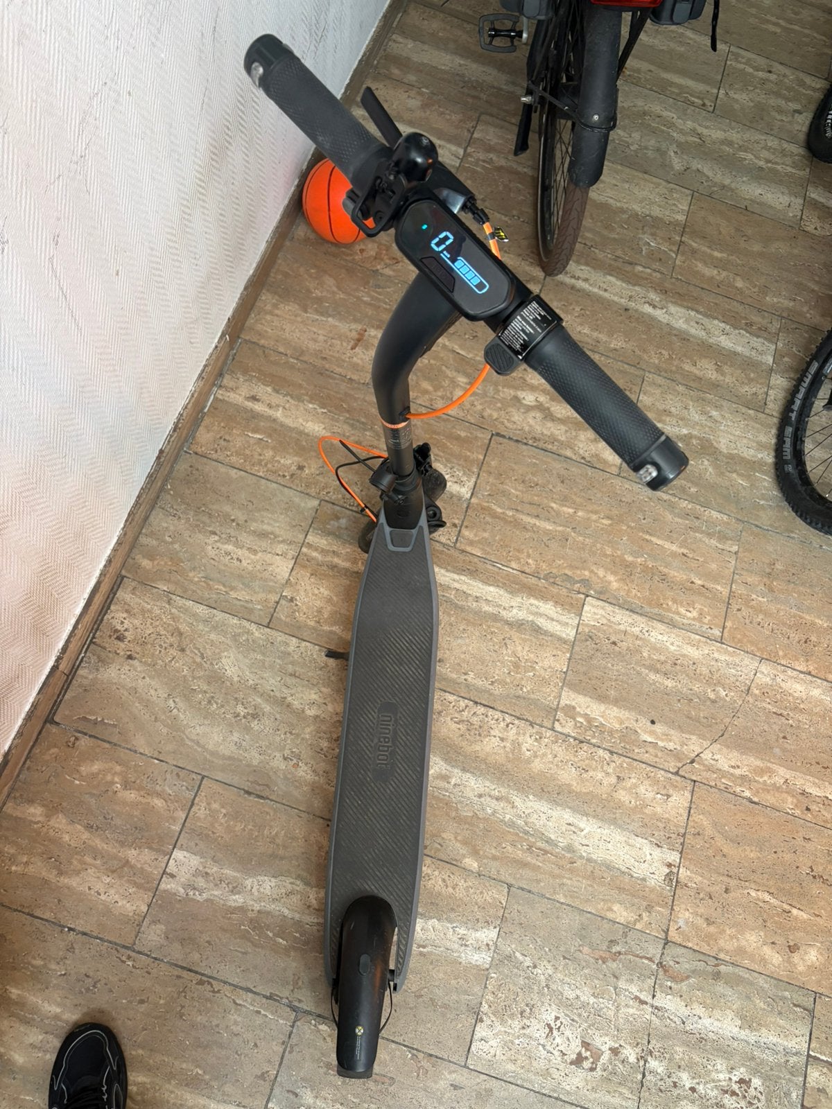 Segway Ninebot E2 Plus – compleet met doos & lader, Ophalen of Verzenden, Gebruikt, Elektrische step (E-scooter)