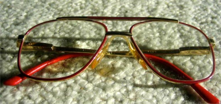 Bril rood en goudkleurig/ Optiline France, Handtassen en Accessoires, Zonnebrillen en Brillen | Dames, Ophalen, Zo goed als nieuw
