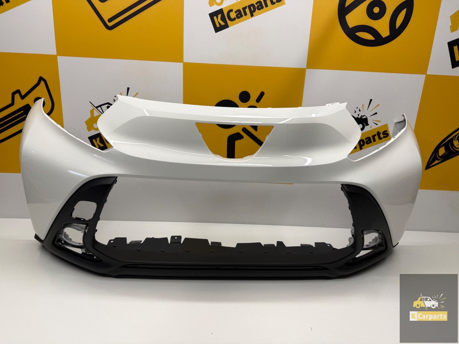 TOYOTA AYGO X VOORBUMPER 52119-0h190 ORIGINEEL BUMPER, Info@toyota.co.jp, Gebruikt, Voor, Toyota Motor Corporation