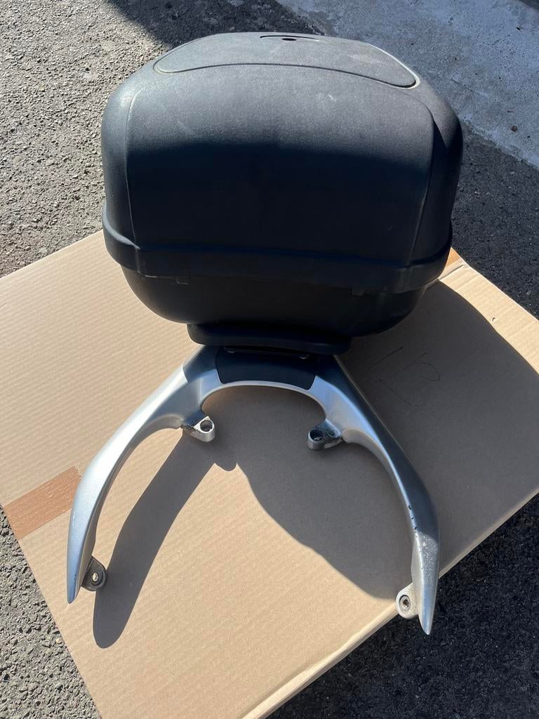 Piaggio new fly achter vleugel met koffer, Ophalen, Piaggio