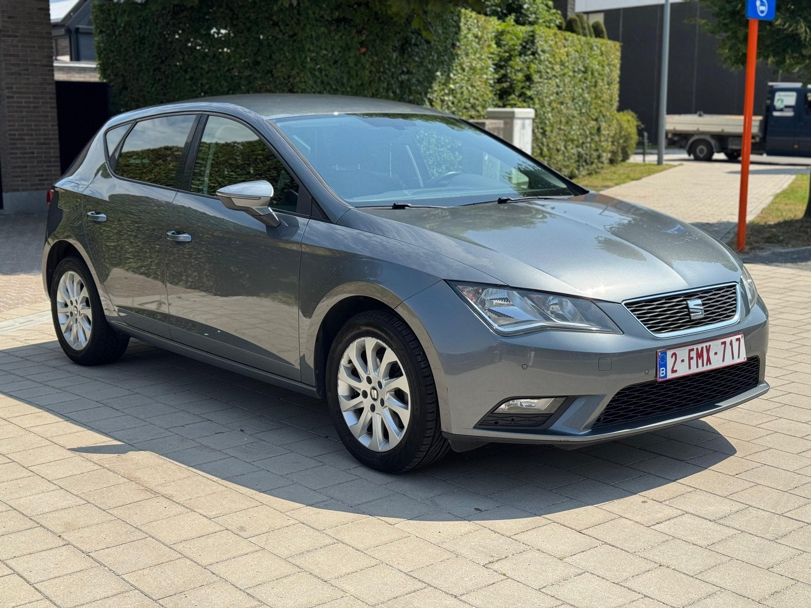 SEAT LEON STYLE/1.4 TSI ! 1/22 CHEVAUX ! /APPROUVÉ VVK !, Autos, Seat, 90 kW, Achat, Entretenue par le concessionnaire, Noir