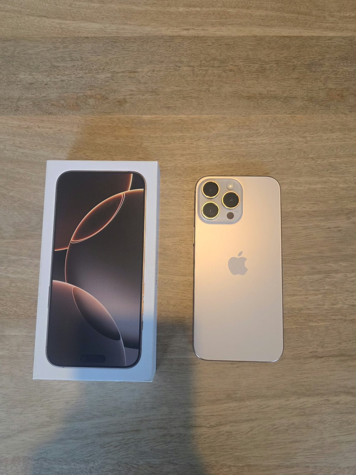 Iphone 16 pro max, Telecommunicatie, IPhone 16 Pro Max, Zo goed als nieuw, Zonder simlock, Zonder abonnement