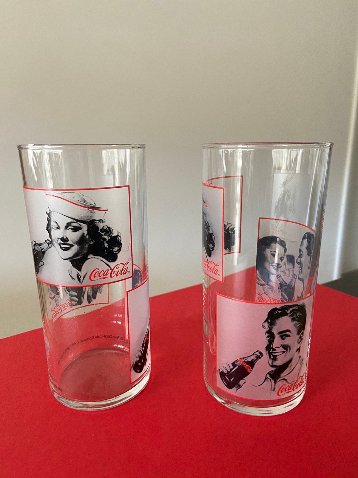 Twee COCA COLA-glazen met advertenties uit de jaren 50, Ophalen of Verzenden, Zo goed als nieuw
