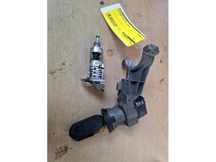 Serrure de contact + clé d'un Alfa Romeo Mito, -, 3 mois de garantie, Utilisé, Alfa Romeo
