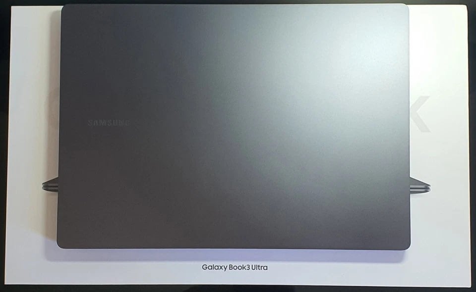 Samsung Galaxy Book3 Ultra, Informatique & Logiciels, Ordinateurs portables Windows, Intel Core i9 13th Gen, 16 pouces, Comme neuf