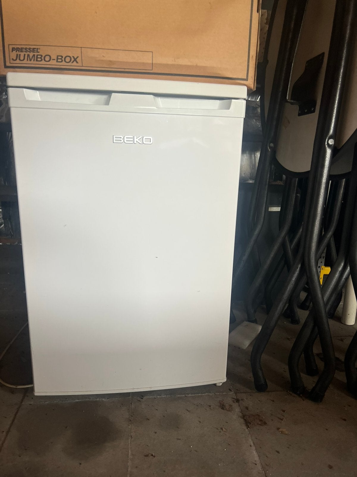 Kleine ijstkast Beko met vriesvak, Elektronische apparatuur, Ophalen, Gebruikt, Met vriesvak