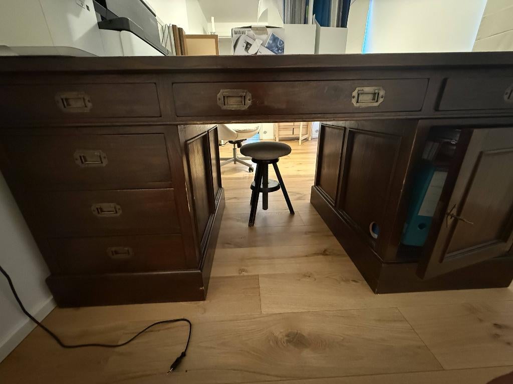Massief houten bureau Partner — tijdloze elegantie, Huis en Inrichting, Bureaus, Gebruikt, Bureau-kast combinatie, Klassiek, Hout