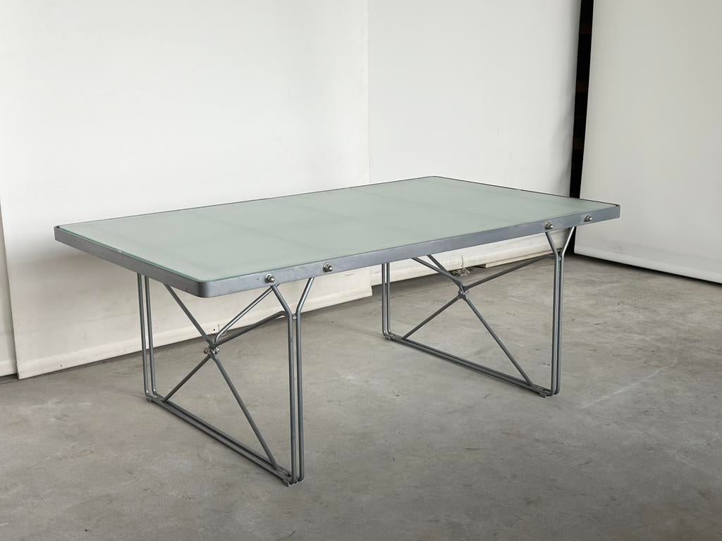 “Moment” coffeetable by Niels Gammelgaard, Enlèvement