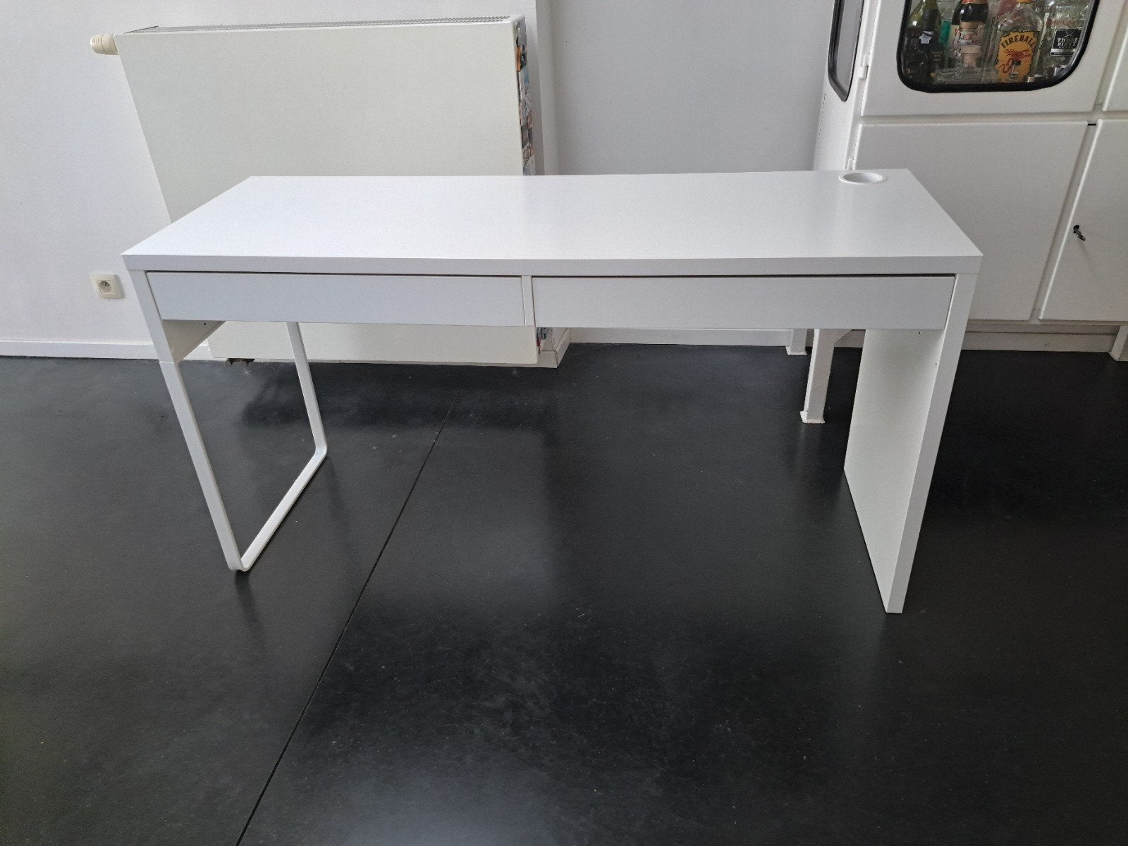Ikea - mooie minimalistische bureau Micke, Huis en Inrichting, Bureaus, Ophalen, IKEA
