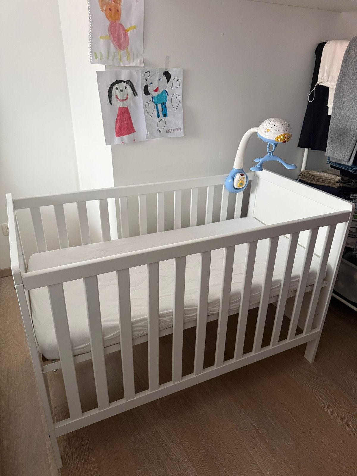 Kinderbed inclusief anti-allergisch matras, Kinderen en Baby's, Ophalen, Zo goed als nieuw