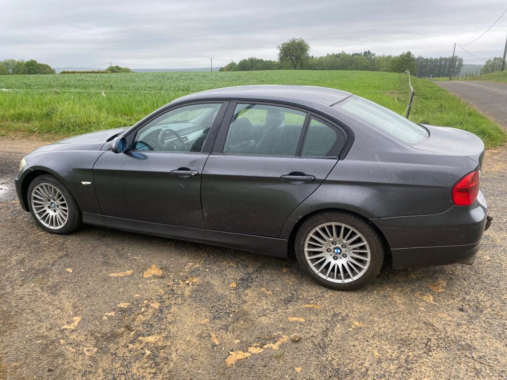 Bmw 318d, berline, e90 de 2018, 390000km, Auto's, BMW, Achterwielaandrijving, Leder, Bedrijf, Euro 4