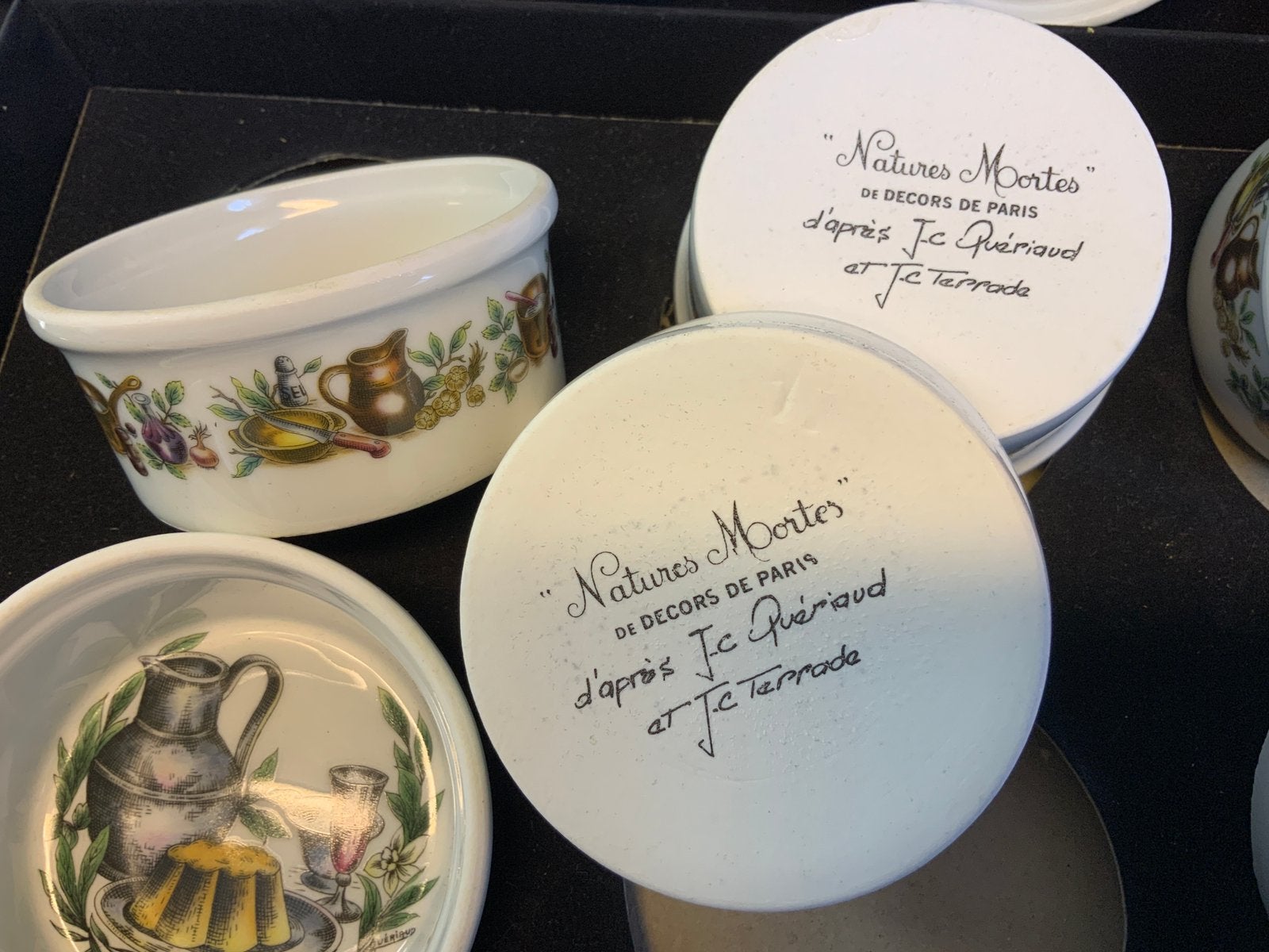 12 plats à soufflé en porcelaine de la marque Aplico, Enlèvement