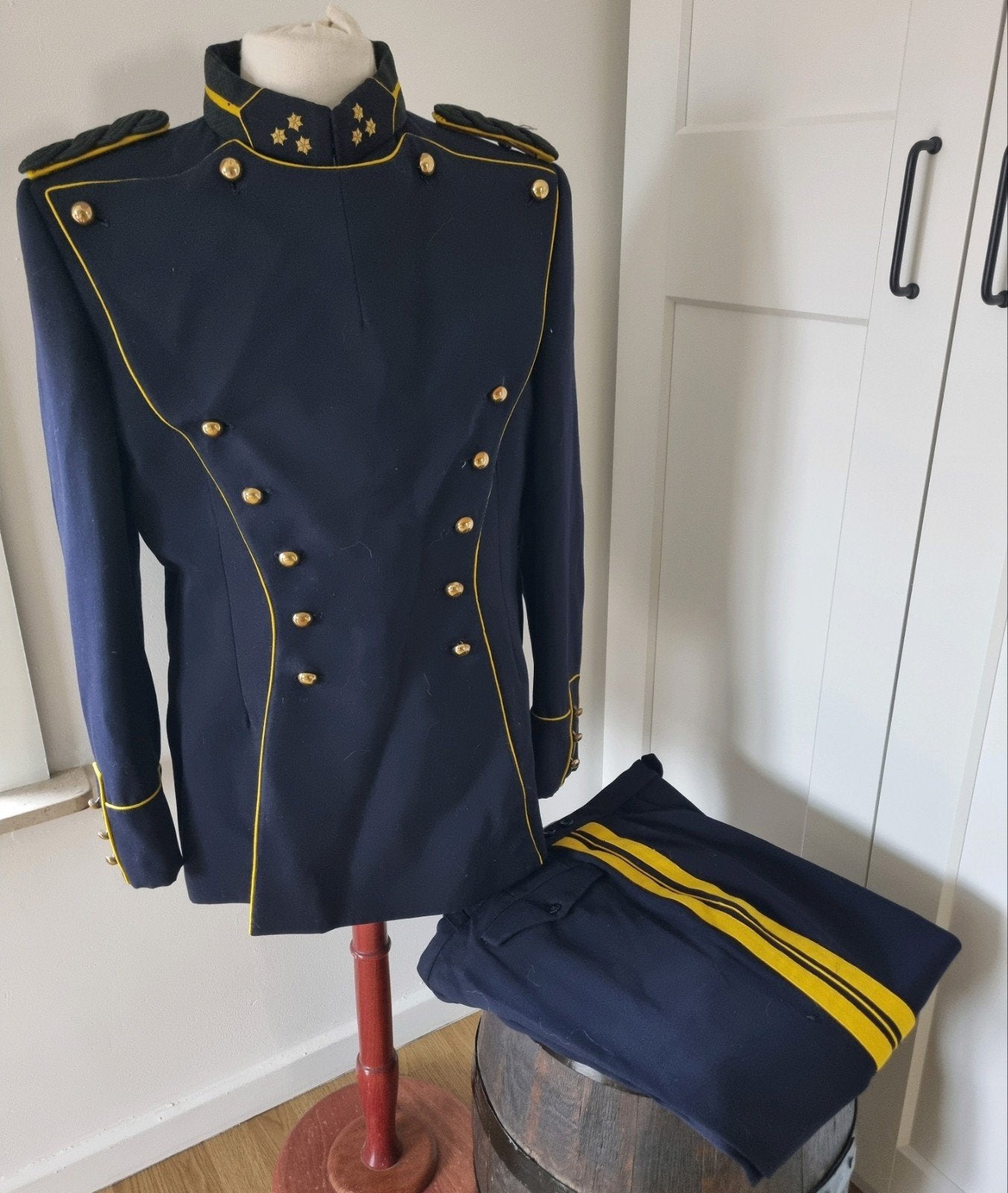 Belgisch Gala Tenue Kapitein Jagers te Paard, Verzamelen, Ophalen of Verzenden, Landmacht, Kleding of Schoenen