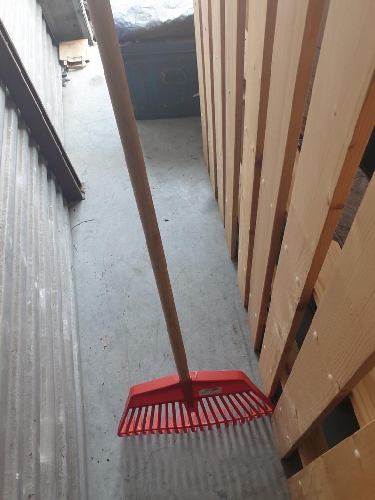 Gazonbezem te koop, Jardin & Terrasse, Outils à main, Enlèvement