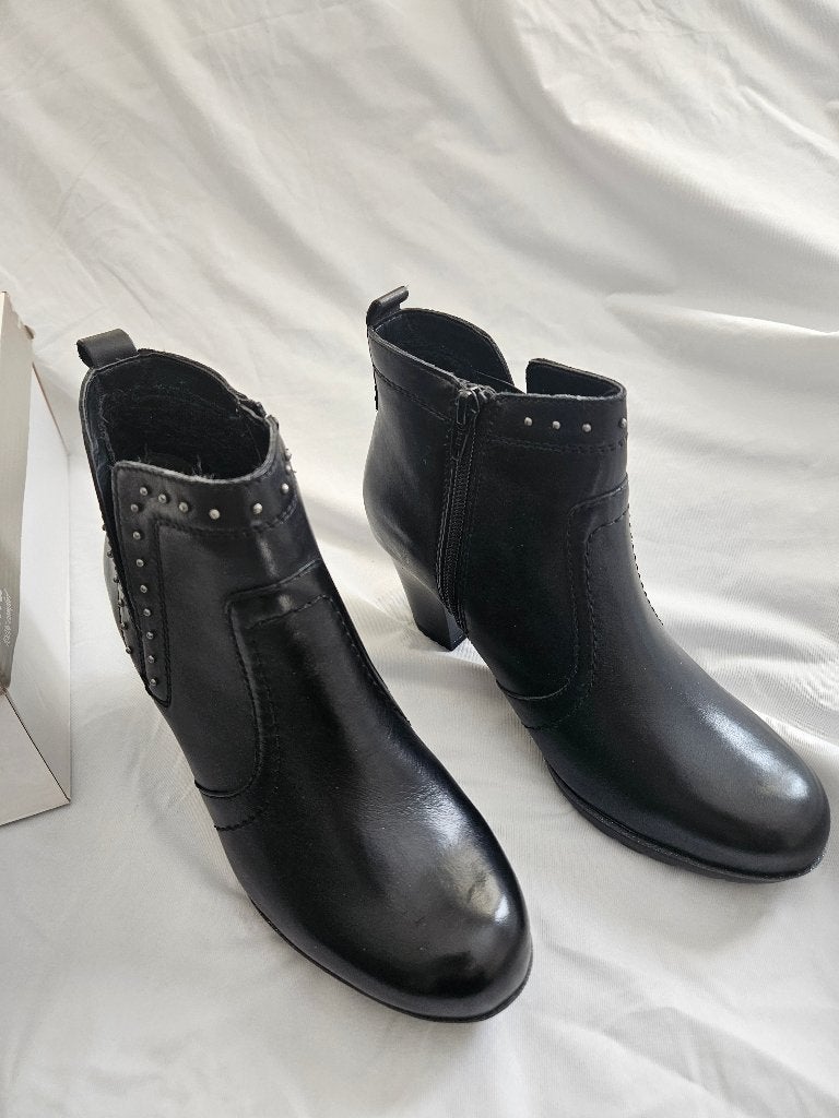 Nieuwe zwarte leren laarzen met studs Jana 36/36.5, Jana, Zwart, Lage of Enkellaarzen, Nieuw