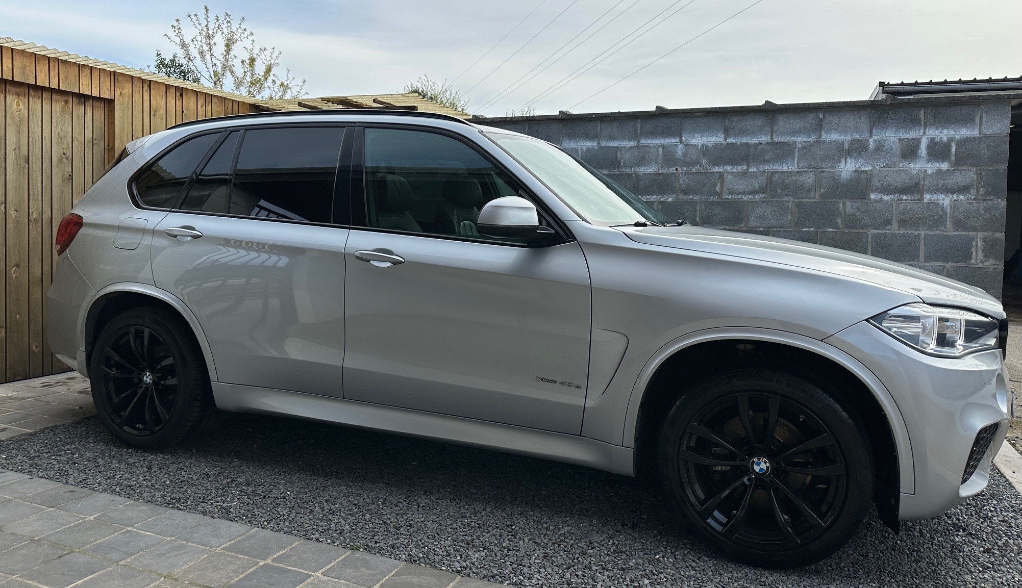 BMW X5 xDrive40e M Pack Keyless Pano HUD ACC Led Navi Led, Automaat, Gebruikt, 4 cilinders, Leder