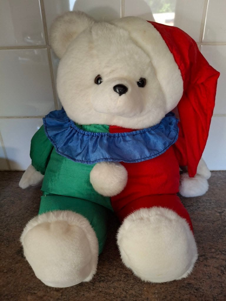 * Beer met clownspak en kerstmuts, Beer, Ophalen of Verzenden, Zo goed als nieuw, Middelgroot (20 tot 80 cm)