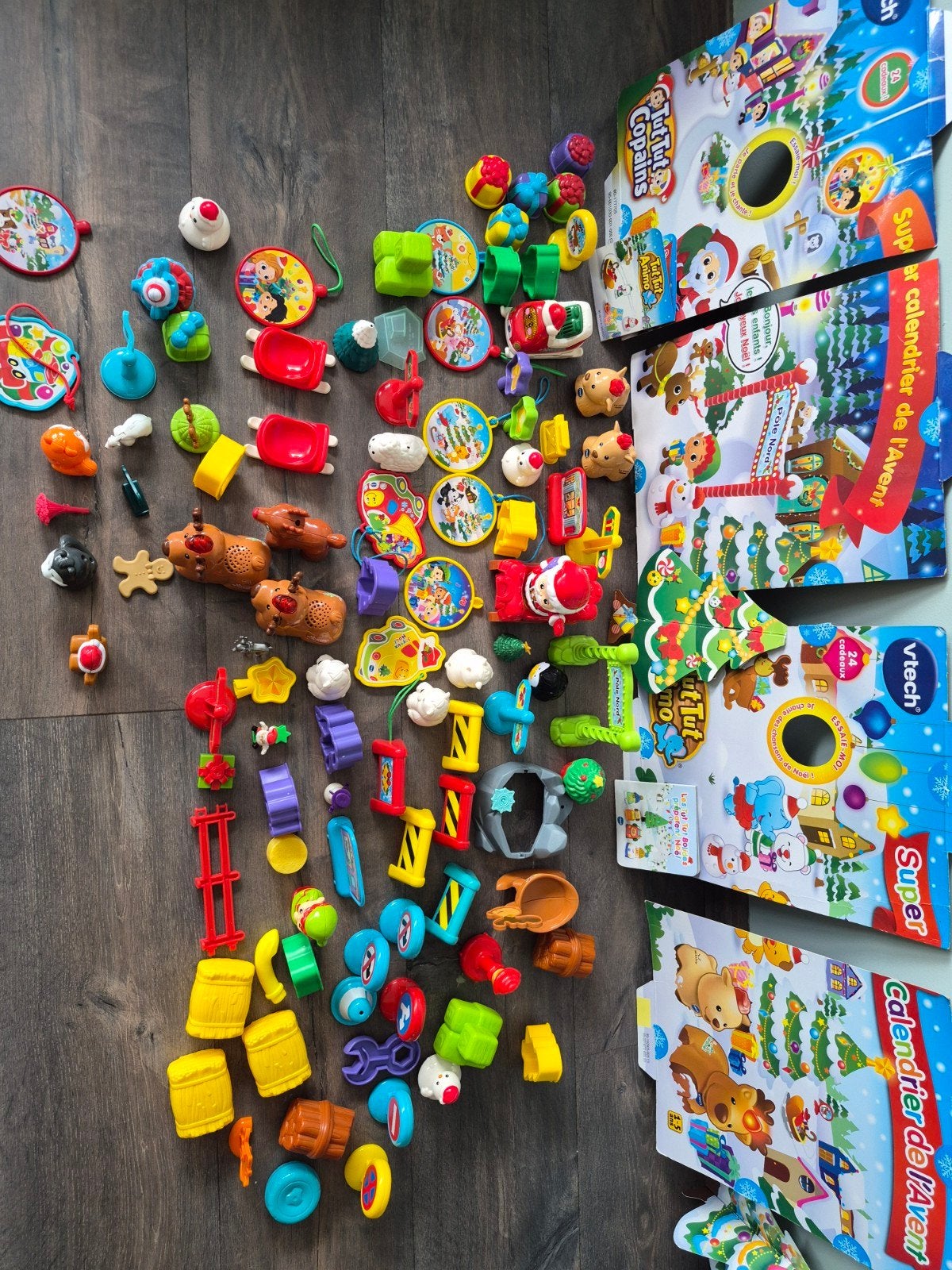 Grand lot de jouets Noël : 2 calendriers de l'Avent VTech (T, Enlèvement, Comme neuf, Complet, Duplo