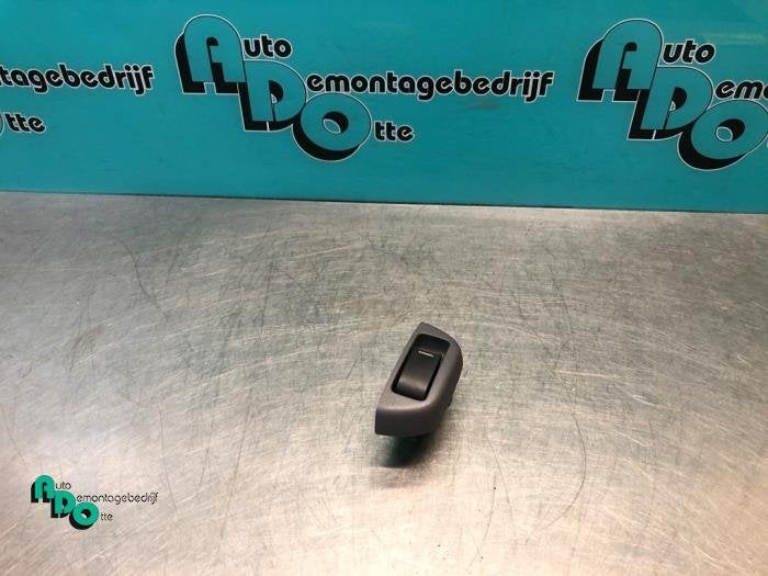 Elektrisch Raam Schakelaar van een Toyota Aygo (Aygo 05-), Gebruikt, -, -, Ophalen of Verzenden