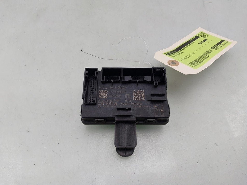 ORDINATEUR VEROUILLAGE CENTRALISE Audi A1 Sportback (GBA), Auto-Union-Straße  1,
85057  Ingolstadt, DE, Info@audi.de, Audi, Utilisé