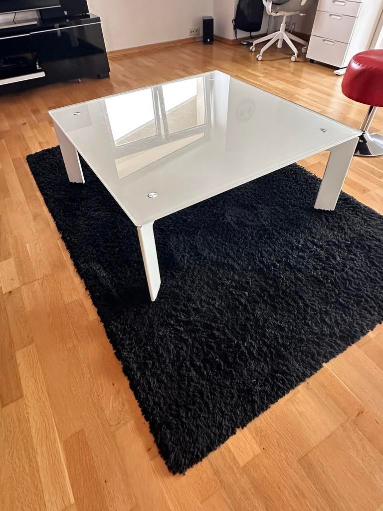 Table basse / de salon en verre + tapis noir, Enlèvement, Comme neuf, Noir