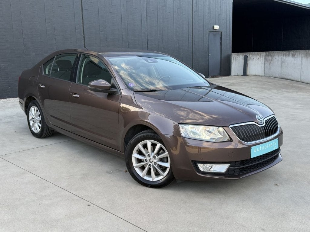 Skoda Octavia TSI 2014 Zetelverwarming Parkeersensoren Navi, Auto's, Euro 5, Zwart, Overige kleuren, https://public.car-pass.be/vhr/d87322ec-0821-40f5-bc82-bbe0190cd4bf