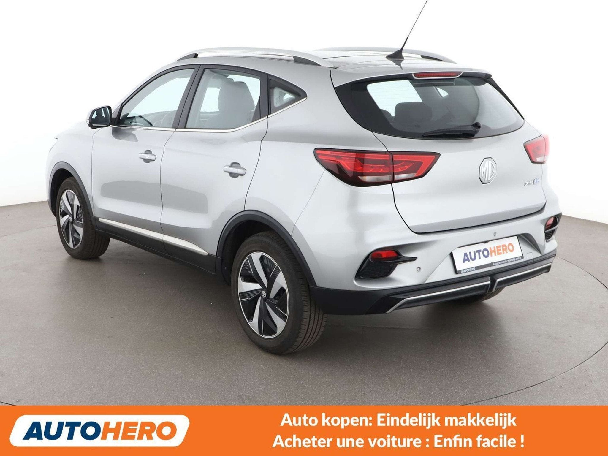 MG ZS electric drive 130 kW Comfort (bj 2025, automaat), Auto's, Gebruikt, Zwart, ZS, Leder