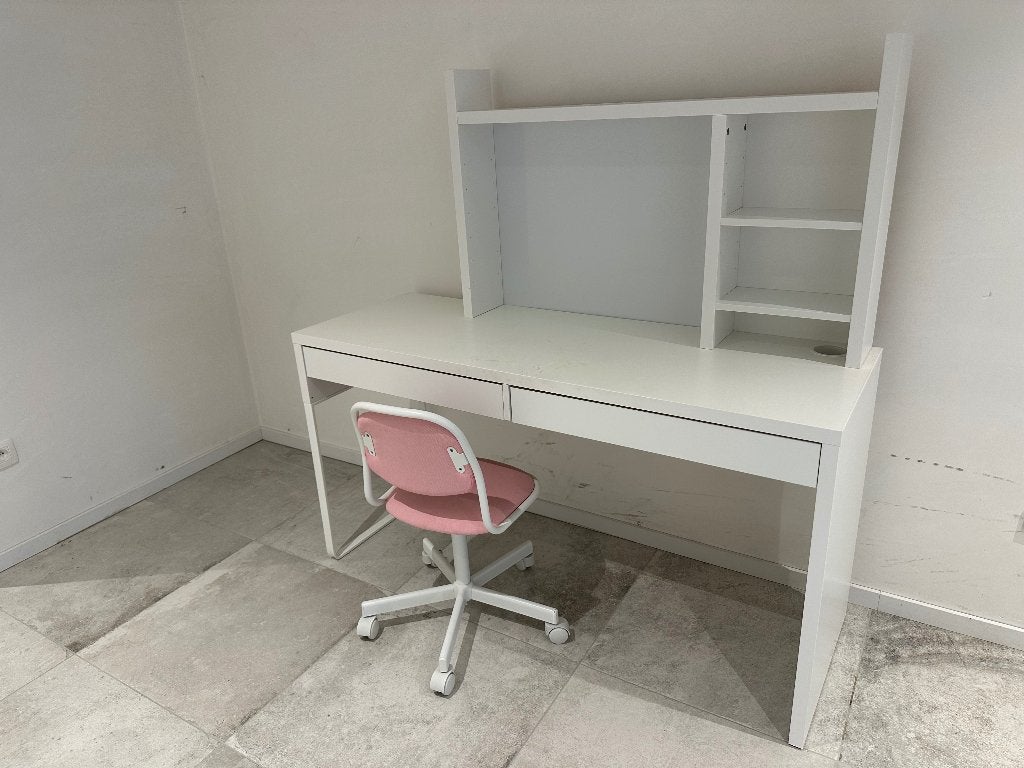 Bureau met stoel, Kinderen en Baby's, Kinderkamer | Overige Meubels, Ophalen, Zo goed als nieuw, Stoel