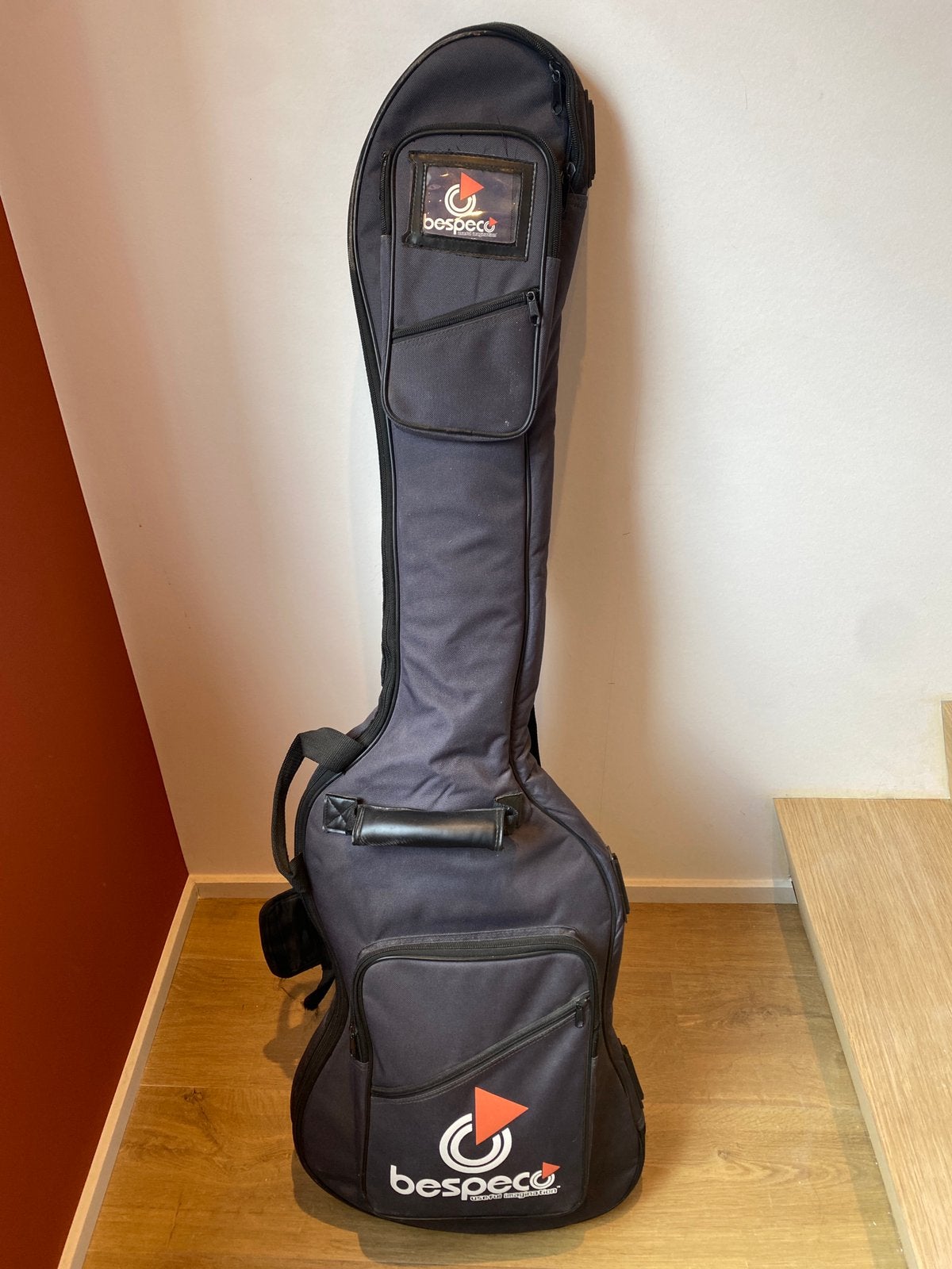 Bas gitaar case rugzak Bespeco BAG130BG, Enlèvement, Comme neuf