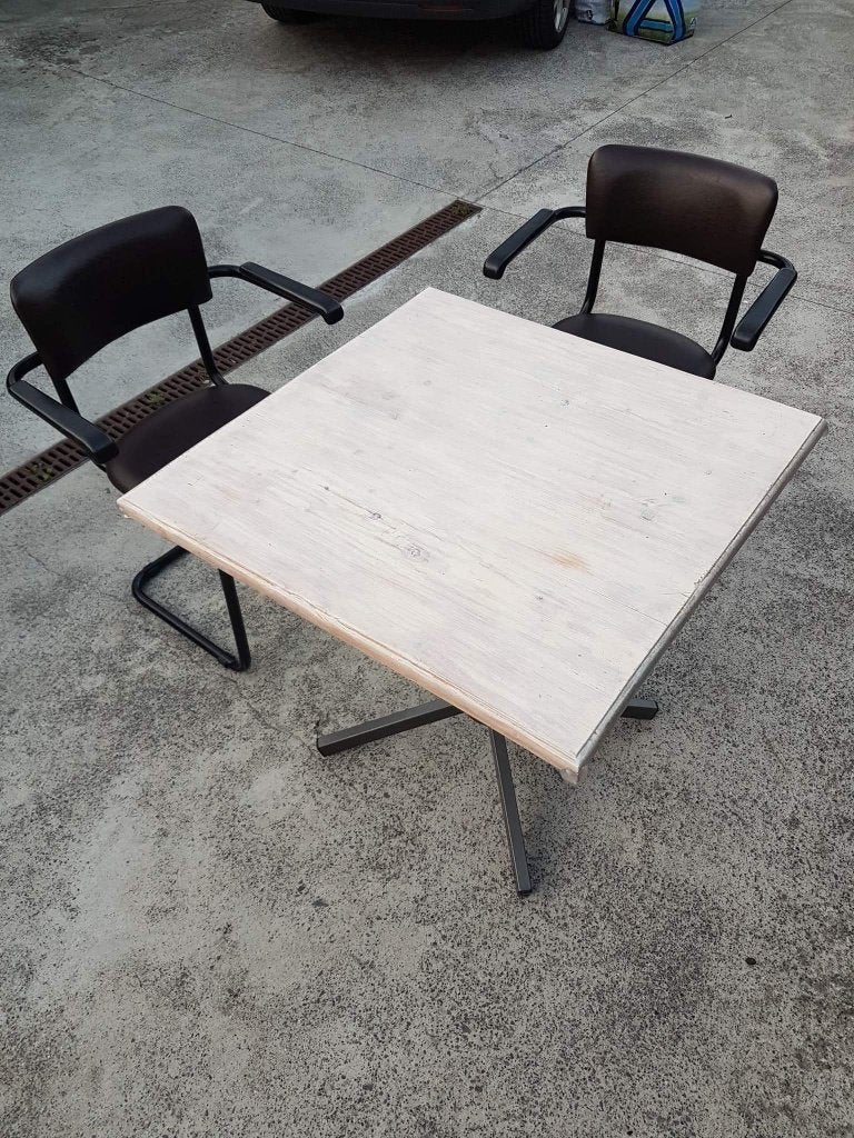 2x slede stoel, met armleuningen, en/of tafel vierkant, Huis en Inrichting, Tafels | Eettafels, Ophalen, 50 tot 100 cm, Vierkant