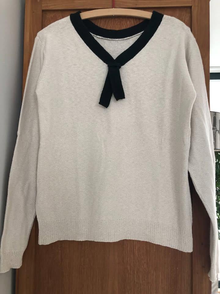 Numph: beige pull met zwart colsjaaltje, Ophalen of Verzenden, Nieuw, Zwart