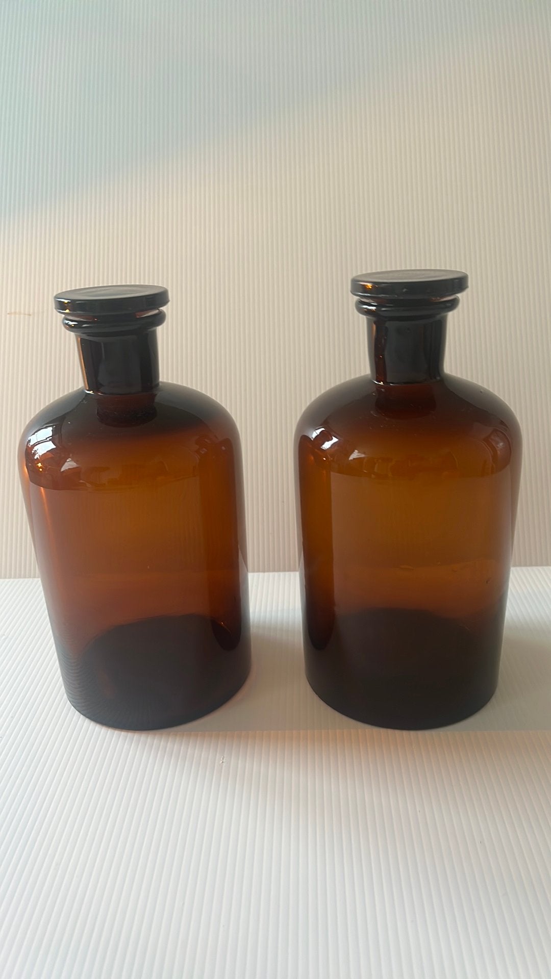 2 vintage amberkleurige apothekersflessen, Ophalen of Verzenden, Zo goed als nieuw