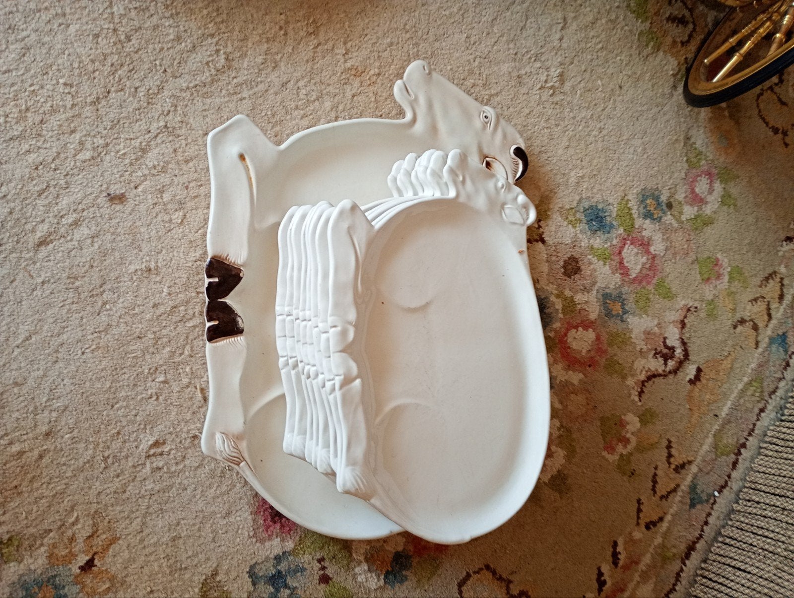 Soucoupe+8 assiettes en forme de vache, Enlèvement, Assiettes(s)