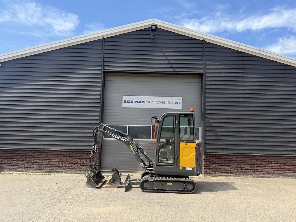 Volvo EC18E minigraver BJ 2023 sloop / sorteer functie €39, Zakelijke goederen, Machines en Bouw | Kranen en Graafmachines, Volvo Cons
