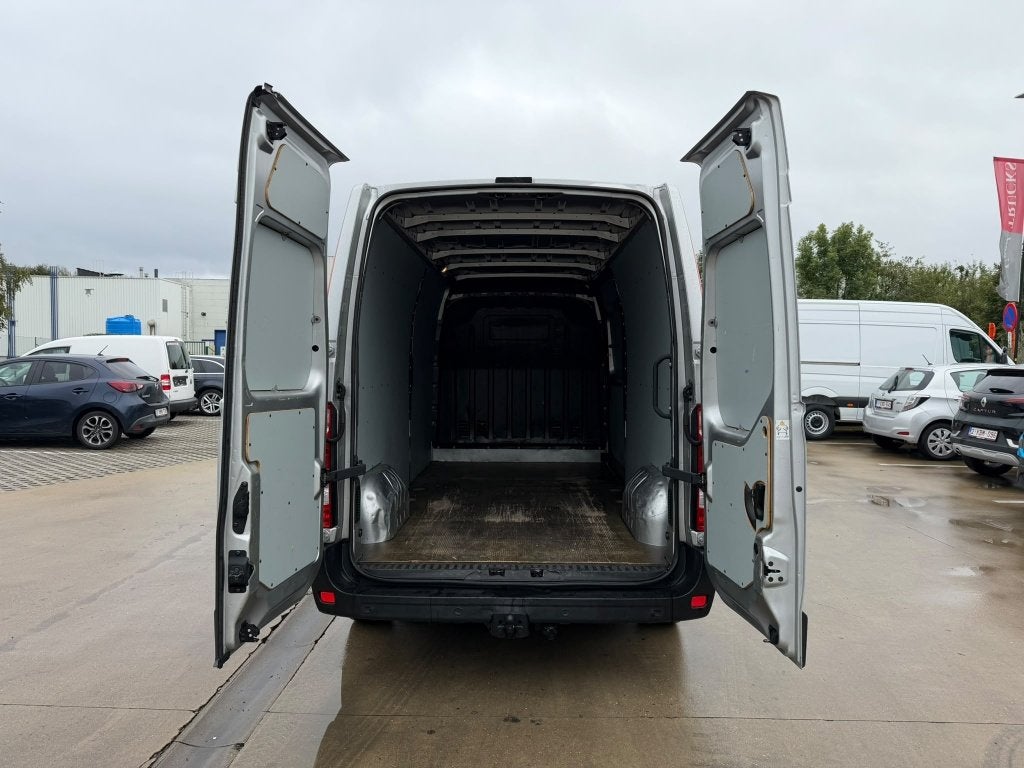 Nissan Interstar (Stock ID 40401) — 9