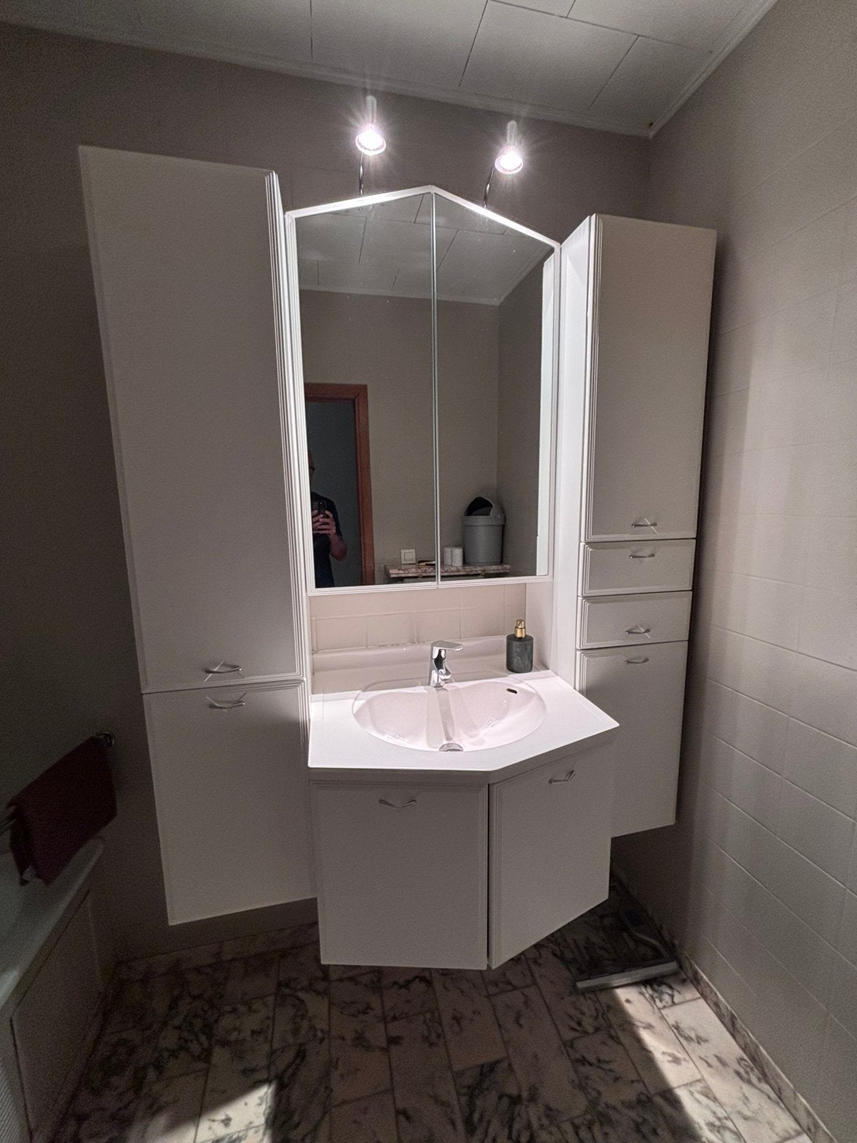 meuble de salle de bain, Meuble lavabo, 100 à 150 cm, Utilisé, 50 à 75 cm