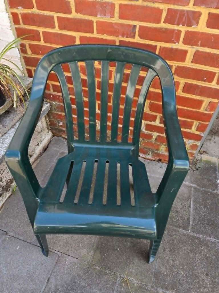 2 chaises de jardin vert, Tuin en Terras, Tuinstoelen, Ophalen, Gebruikt, Plastic, Stapelbaar