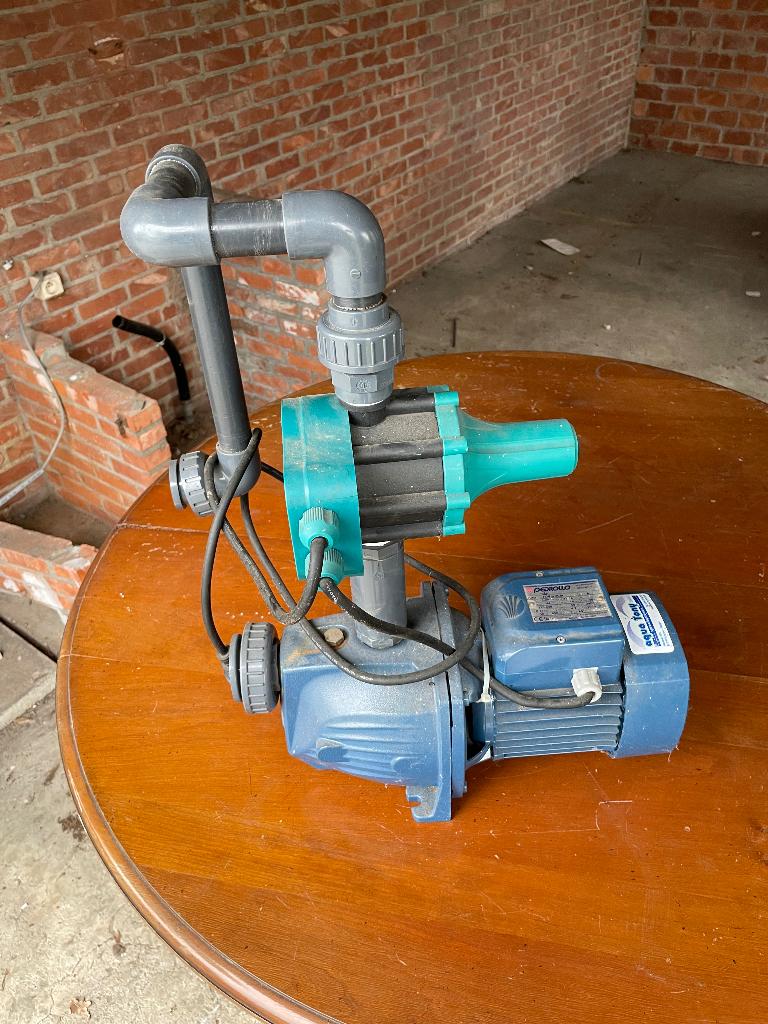 Waterpomp met automatische regelaar, Tuin en Terras, Ophalen, Gebruikt, Elektrisch, Besproeiingspomp