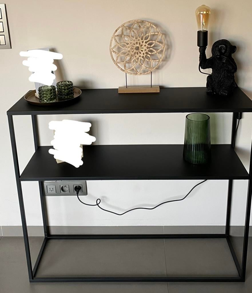 Metalen wandtafel zwart, Enlèvement, Utilisé