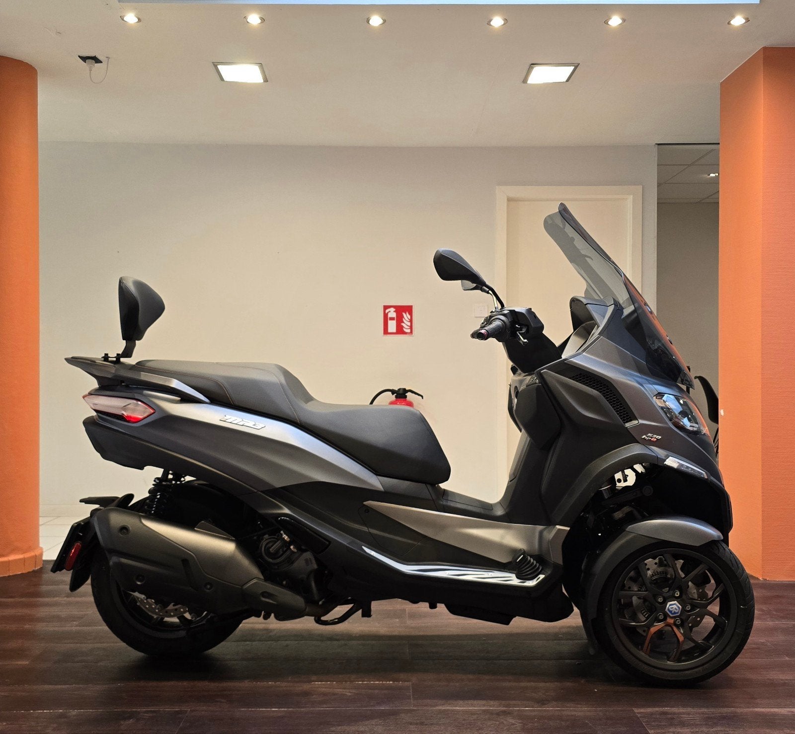 Piaggio MP3 530 Exclusive**2023**2.505km**Garantie, Motoren, Motoren | Piaggio, 530 cc, Bedrijf, ABS