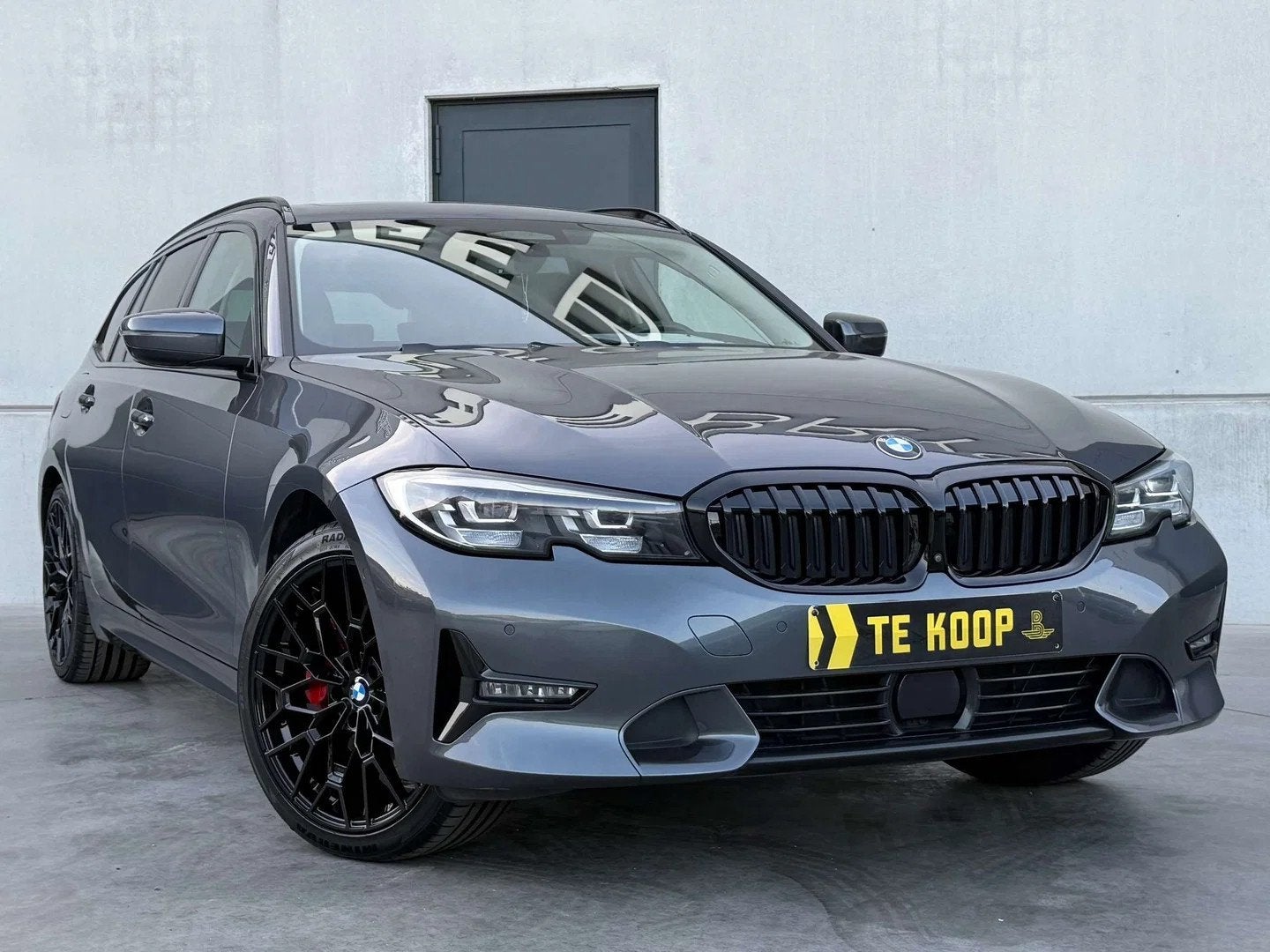 BMW 3 Serie 330 PHEV*Pano*ACC*Trekhaak*Harman Kardon*Driving, Automaat, Euro 6, 4 cilinders, Leder