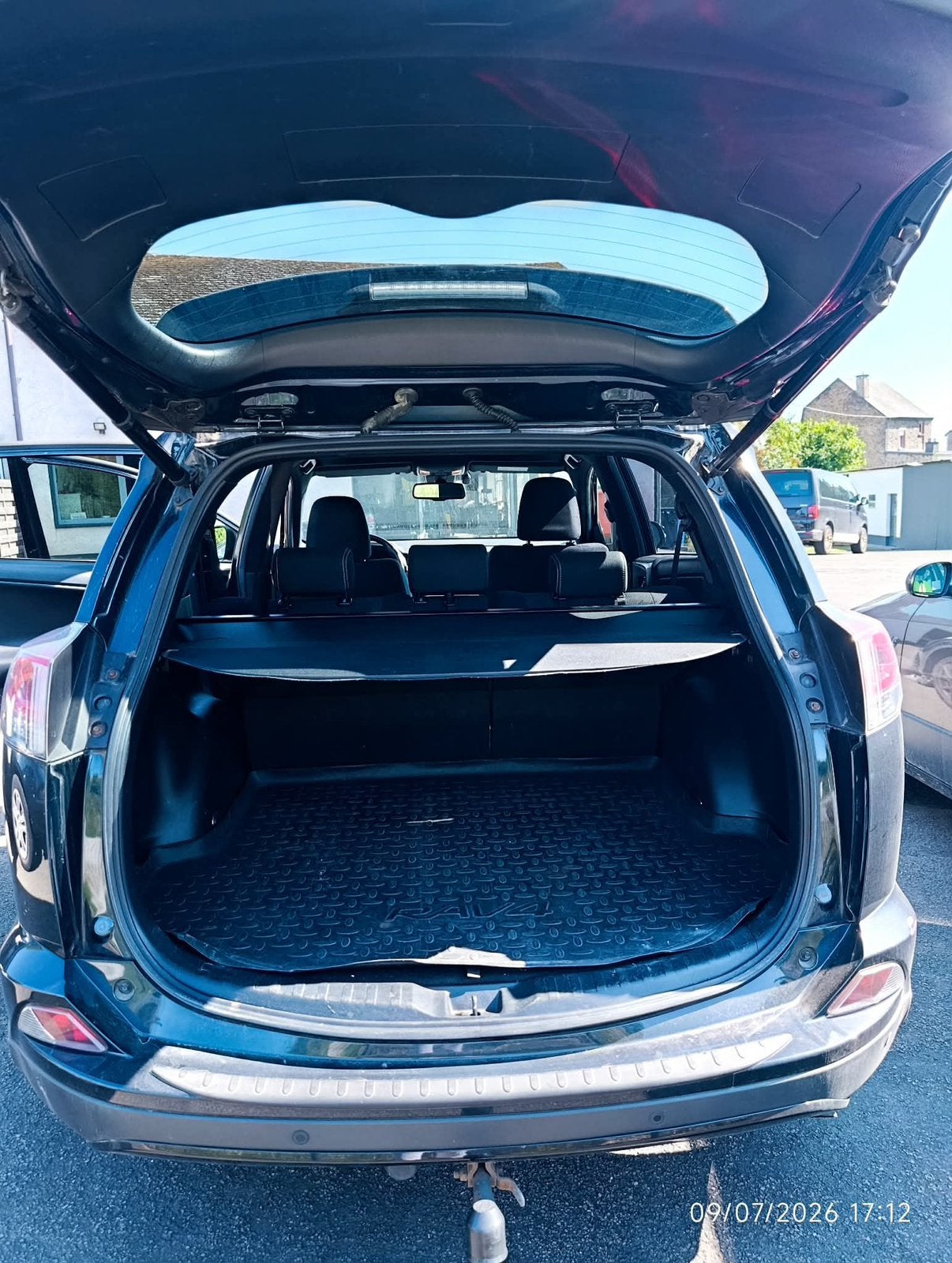 Toyota Rav4 2.0 D4D 142PK motor start make noise 2018, Auto's, Handgeschakeld, 5 deurs, Rav4, 1996 cc