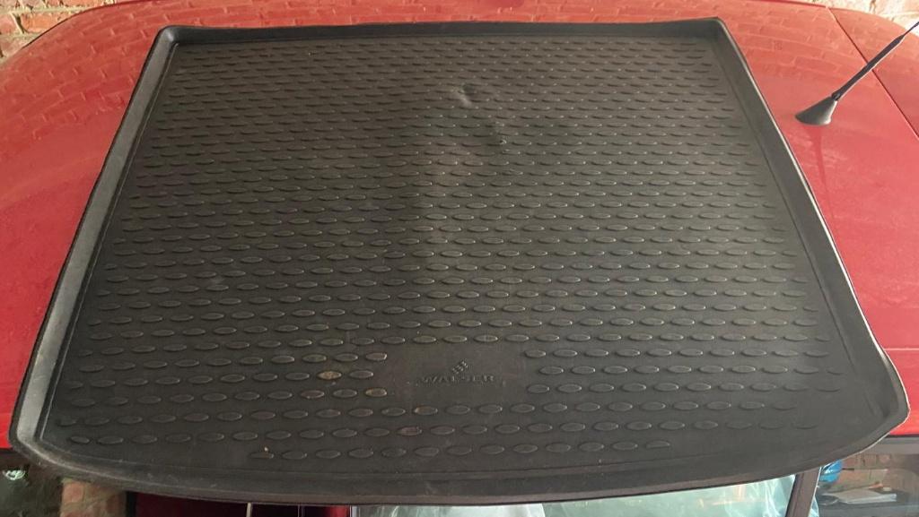 Tapis Coffre Pour Volkswagen VW Touran, Enlèvement, Utilisé