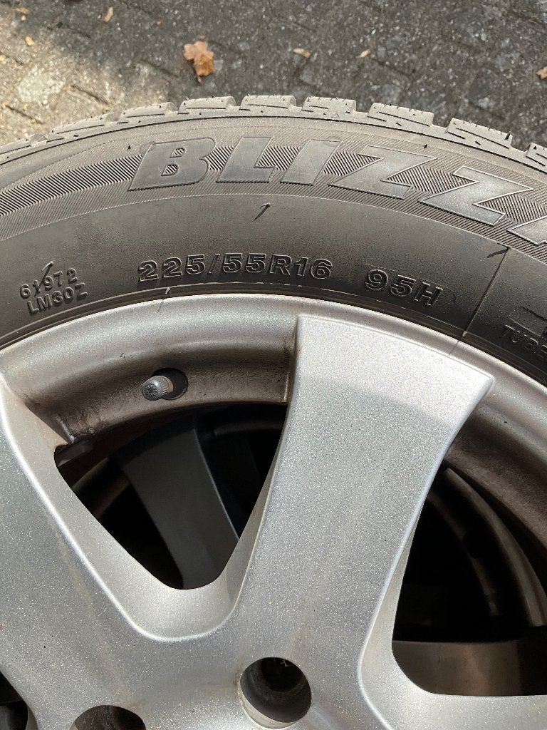 Winterbanden + velgen, Auto-onderdelen, Ophalen, Gebruikt, 16 inch, Banden en Velgen