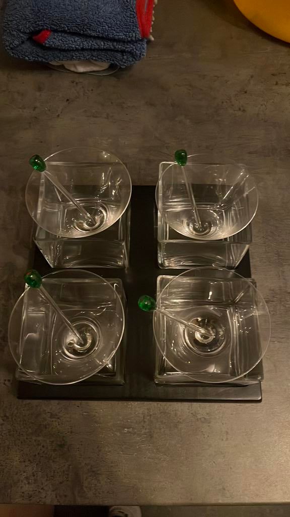 Martini glazen serveer set, Verzamelen, Ophalen, Zo goed als nieuw