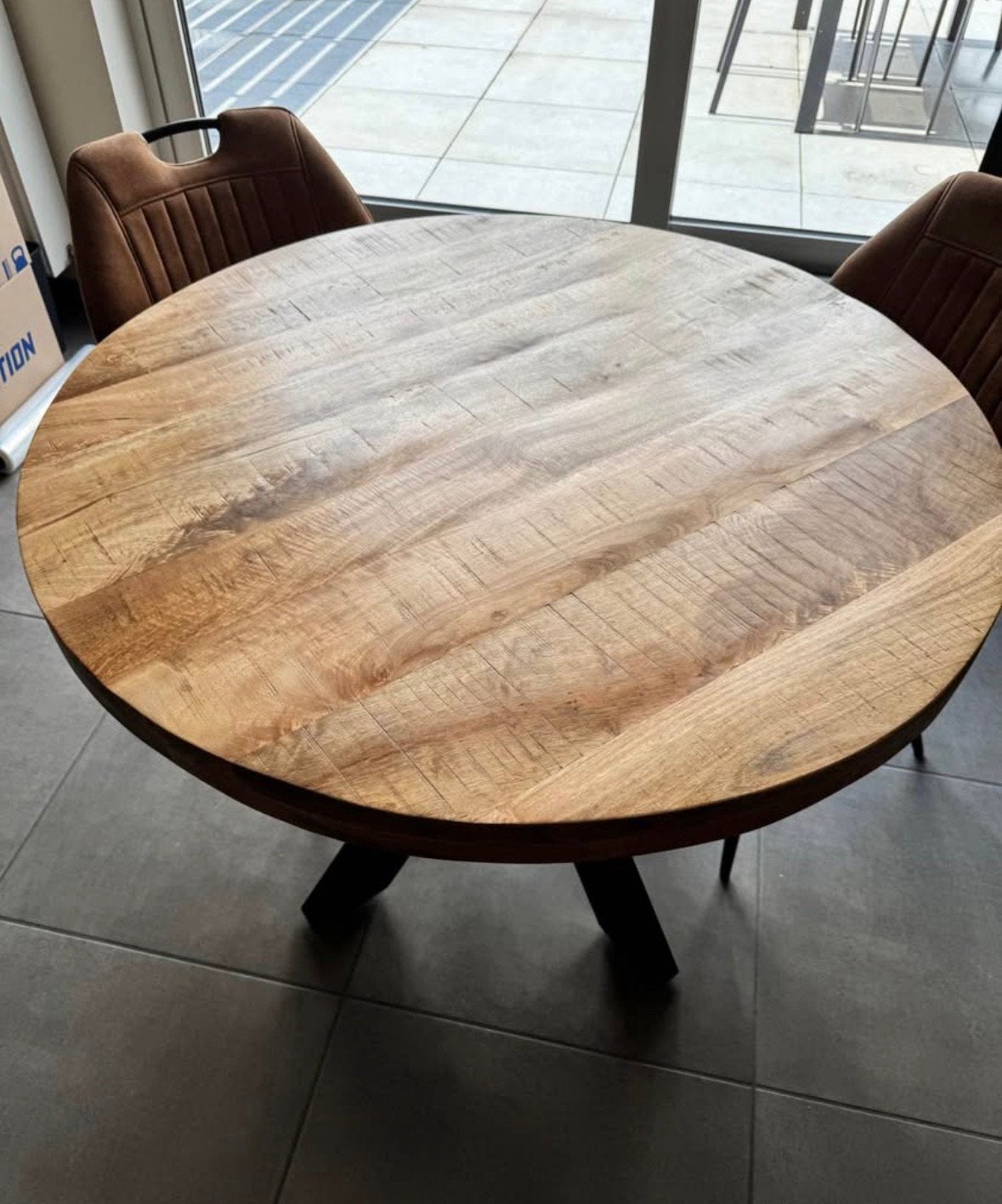 Eettafel mangohout (110 cm), Huis en Inrichting, Ophalen, Zo goed als nieuw