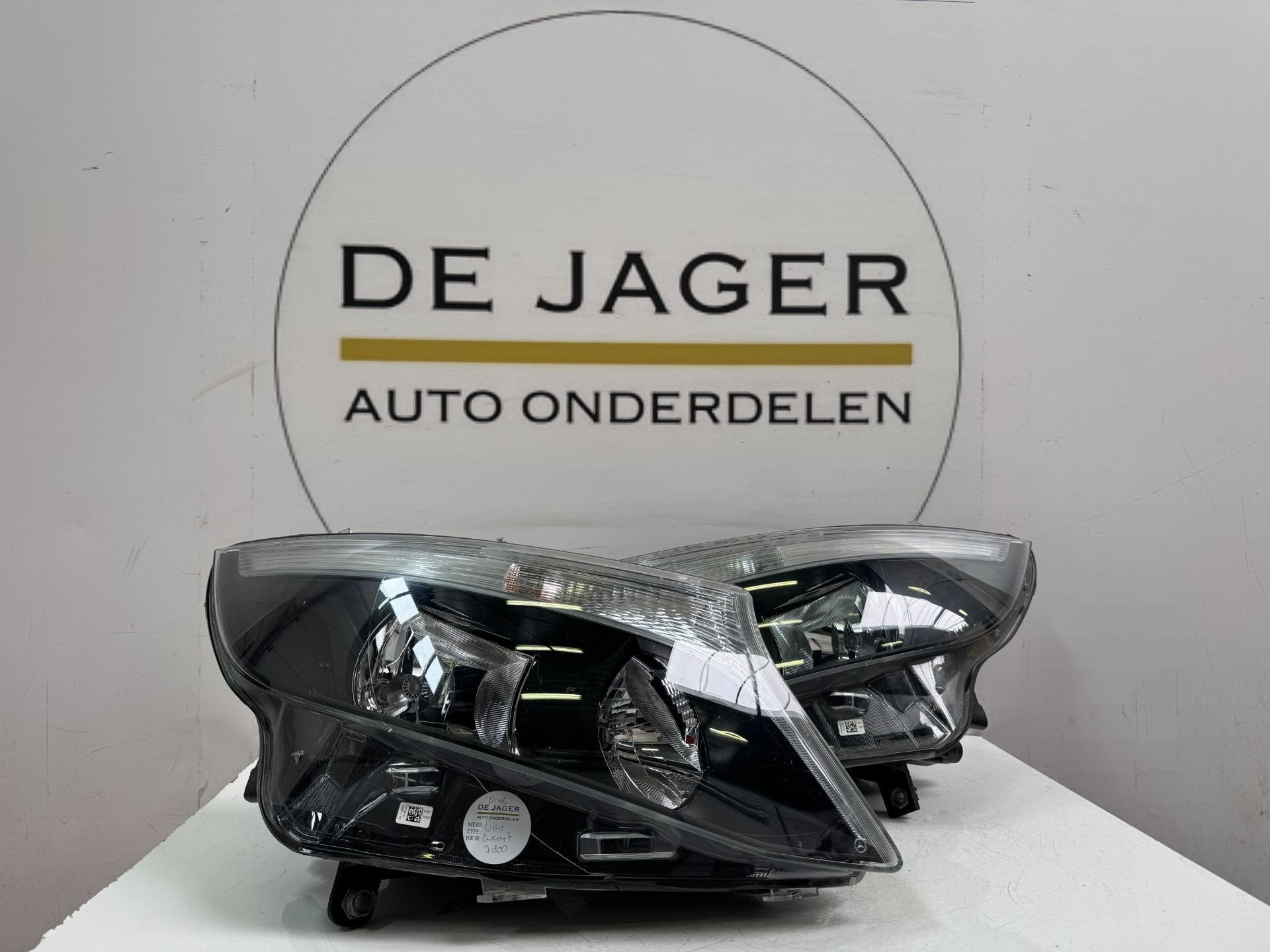 Ensemble de phares halog nes W447 VITO A4479067800 A44790677, Mercedes-Benz AG, Mercedes-Benz, Utilisé, Mercedesstrasse 120
70372  Stuttgart, DE