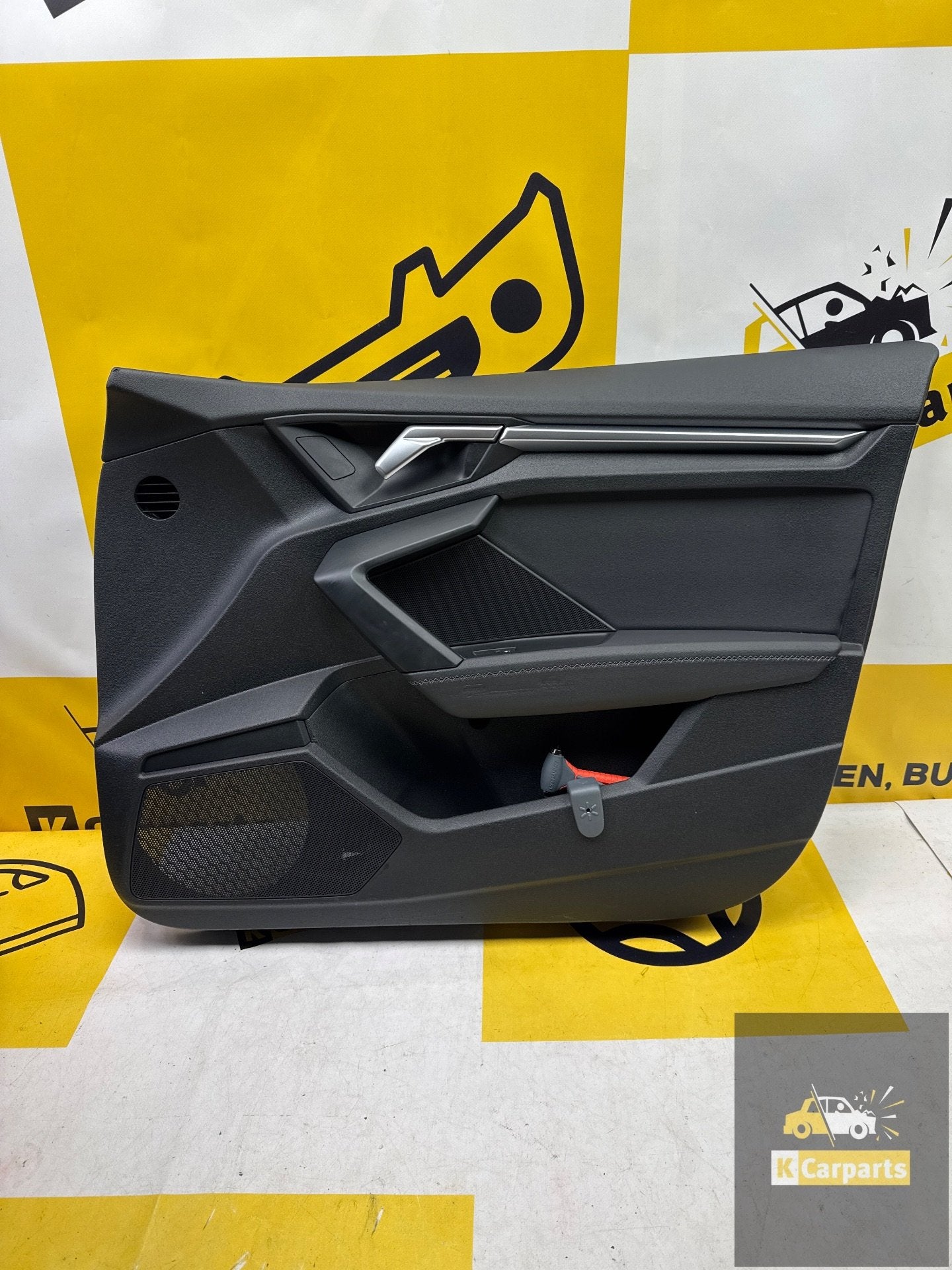 Garniture de porte Audi 8Y Limousine 8Y0867118, Autos : Pièces & Accessoires, AUDI AG, Auto-Union-Strasse 1
85045  Ingolstadt, DE