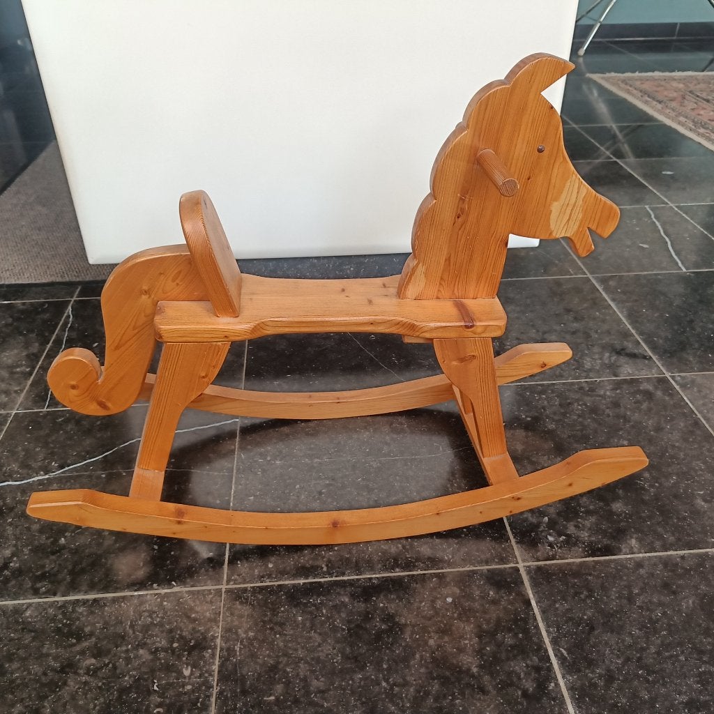 houten schommelpaard, Enlèvement